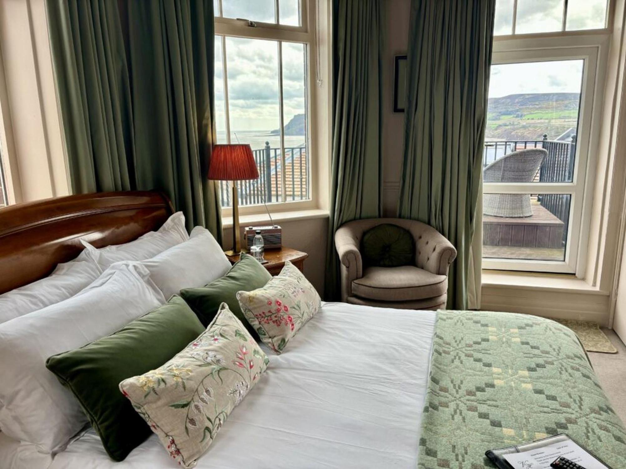 Victoria Hotel Robin Hood's Bay Exterior foto