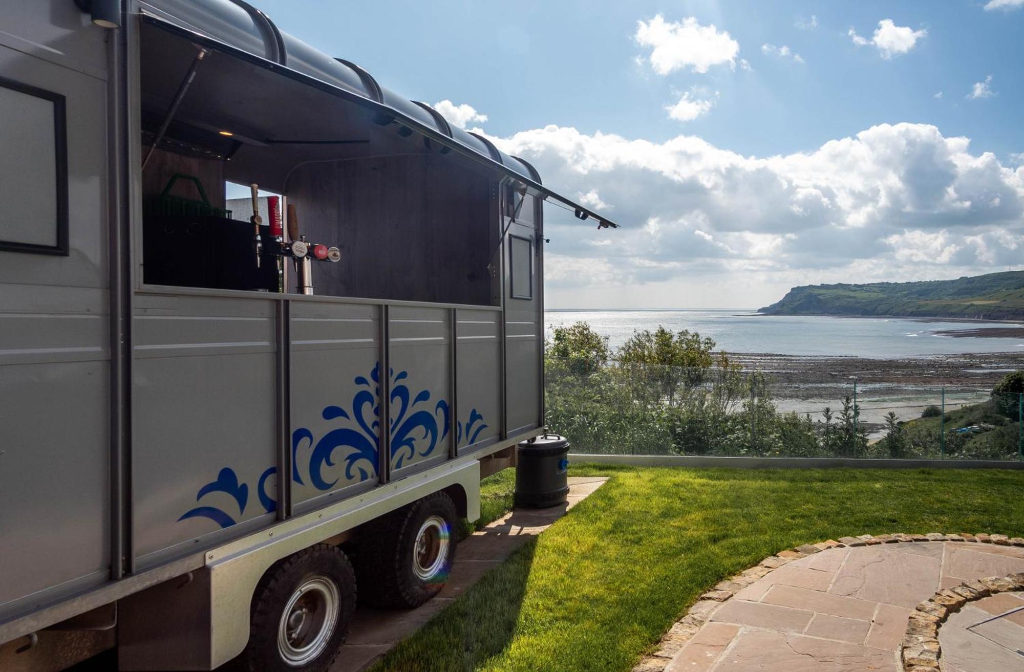 Victoria Hotel Robin Hood's Bay Exterior foto